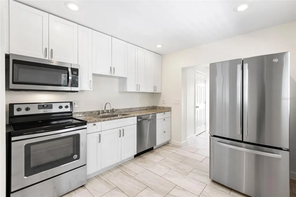 1901 E Shadowlawn Avenue Tampa FL 33610