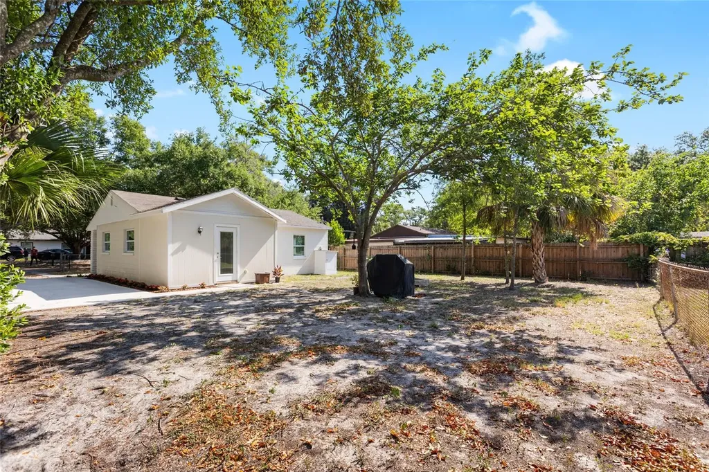 1901 E Shadowlawn Avenue Tampa FL 33610