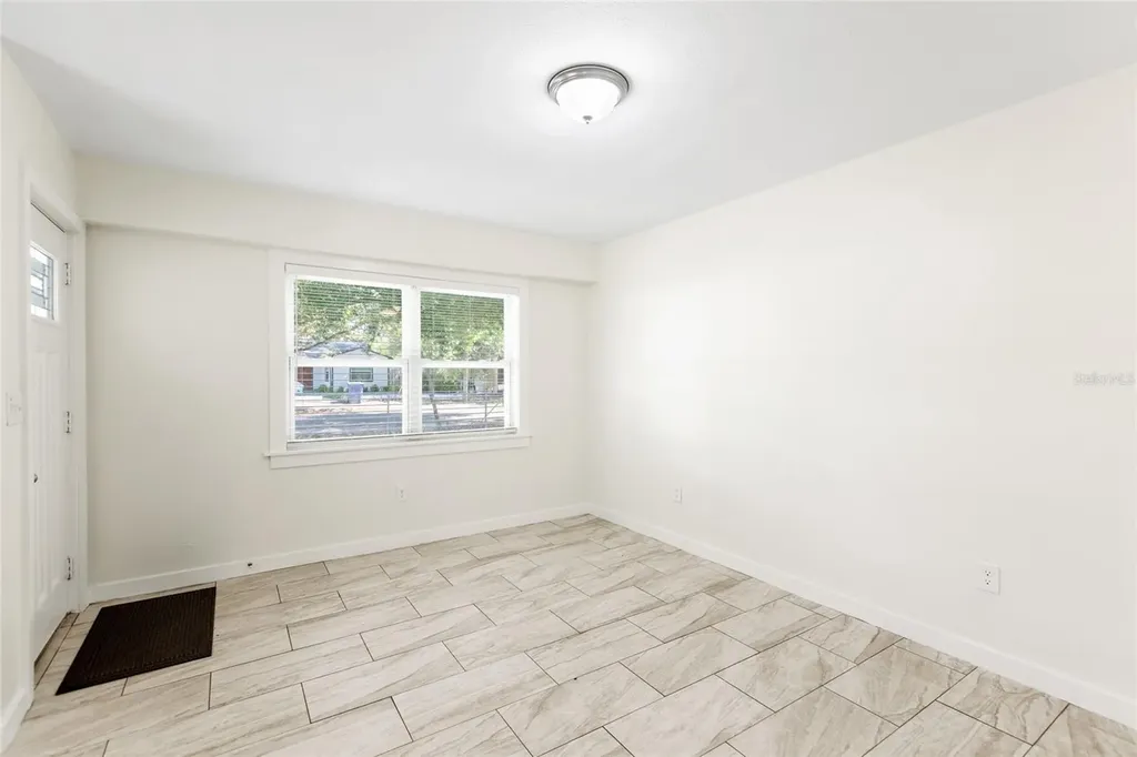 1901 E Shadowlawn Avenue Tampa FL 33610