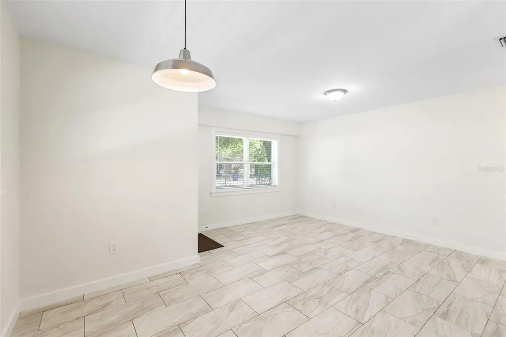 1901 E Shadowlawn Avenue Tampa FL 33610
