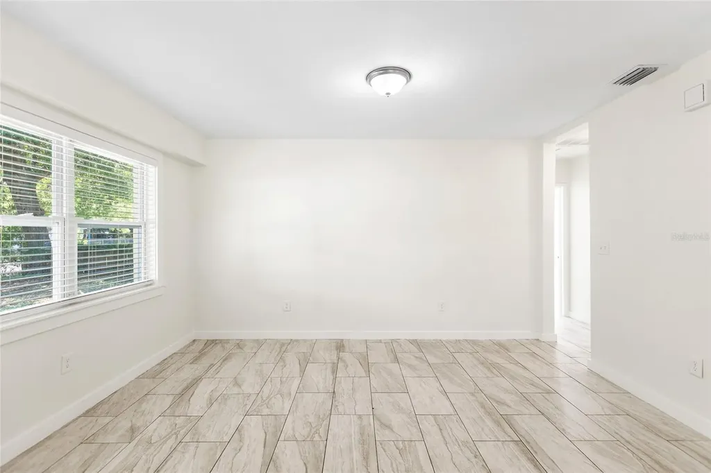 1901 E Shadowlawn Avenue Tampa FL 33610