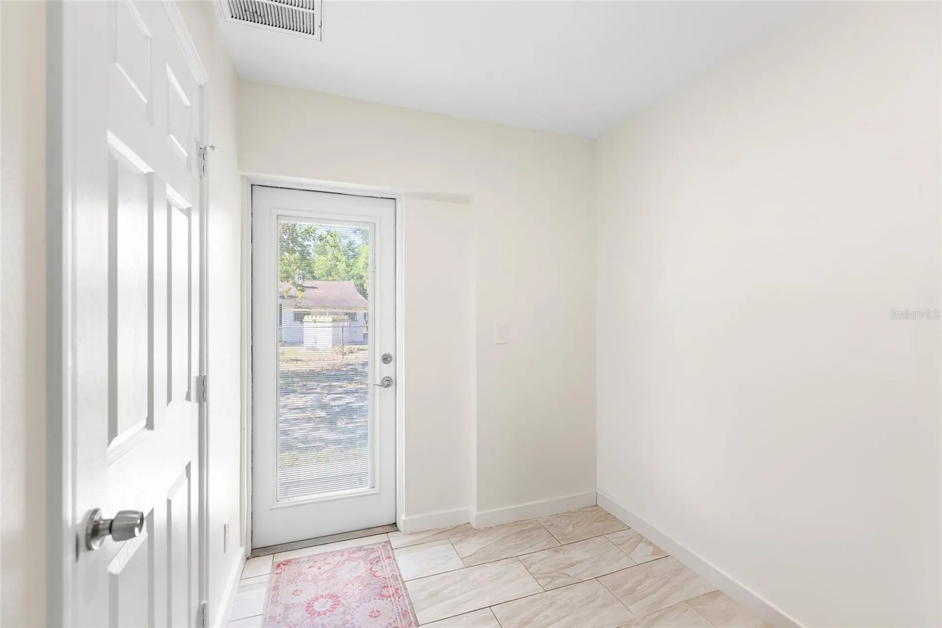 1901 E Shadowlawn Avenue Tampa FL 33610