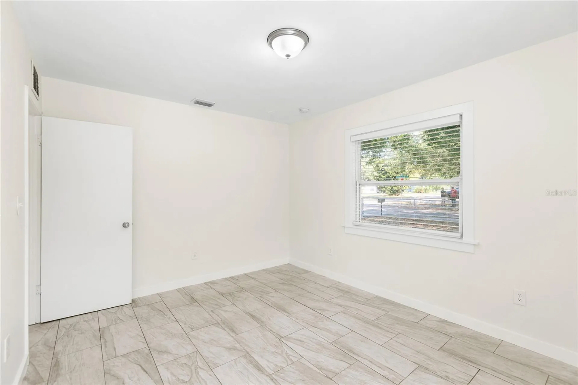 1901 E Shadowlawn Avenue Tampa FL 33610