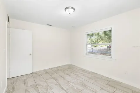 1901 E Shadowlawn Avenue Tampa FL 33610