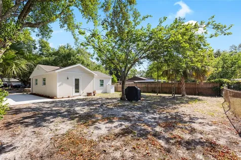 1901 E Shadowlawn Avenue Tampa FL 33610
