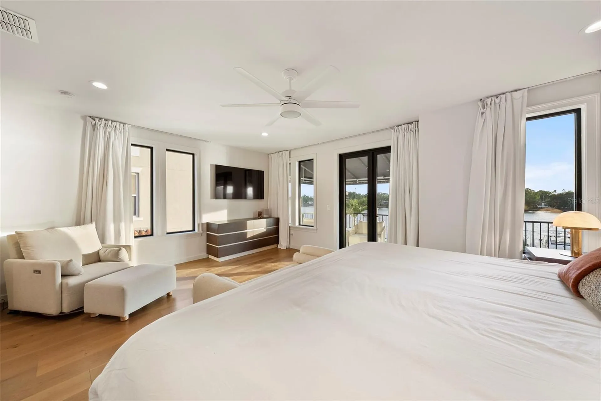 1123 A Abbeys Way Tampa FL 33602