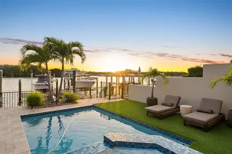 1123 A Abbeys Way Tampa FL 33602
