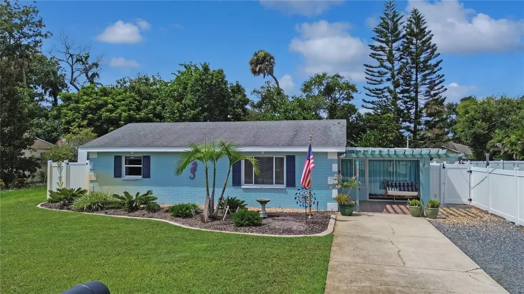 121 E Yelkca Terrace Edgewater FL 32132