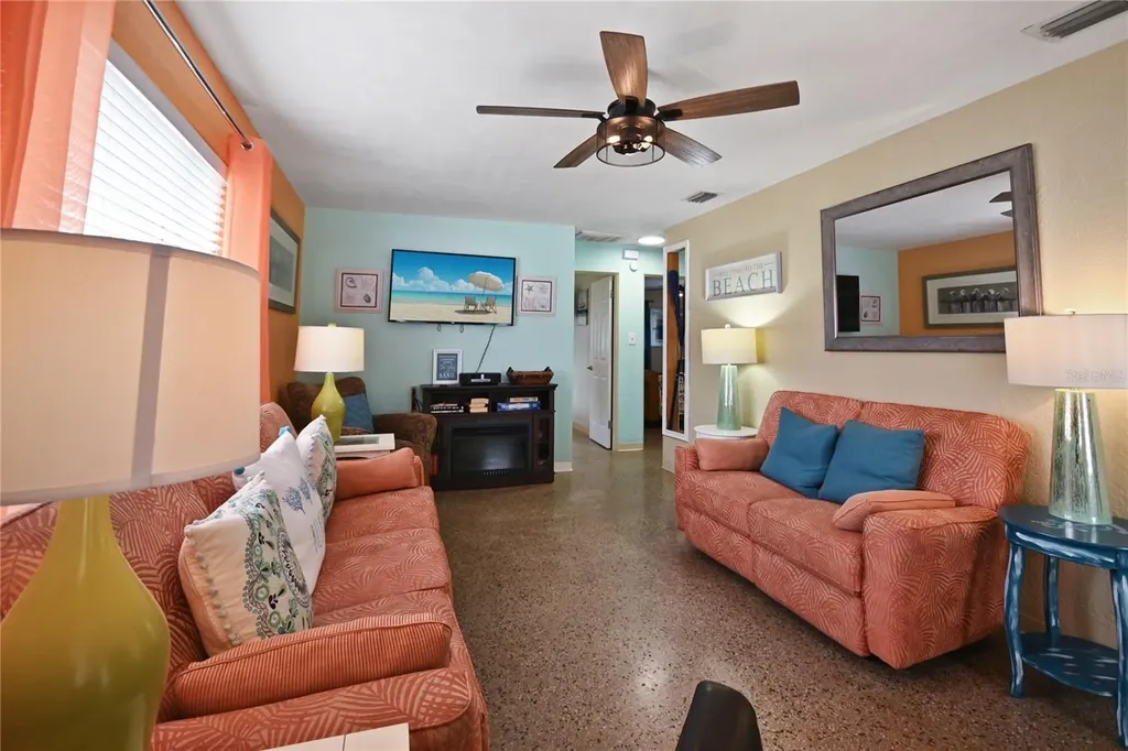 121 E Yelkca Terrace Edgewater FL 32132