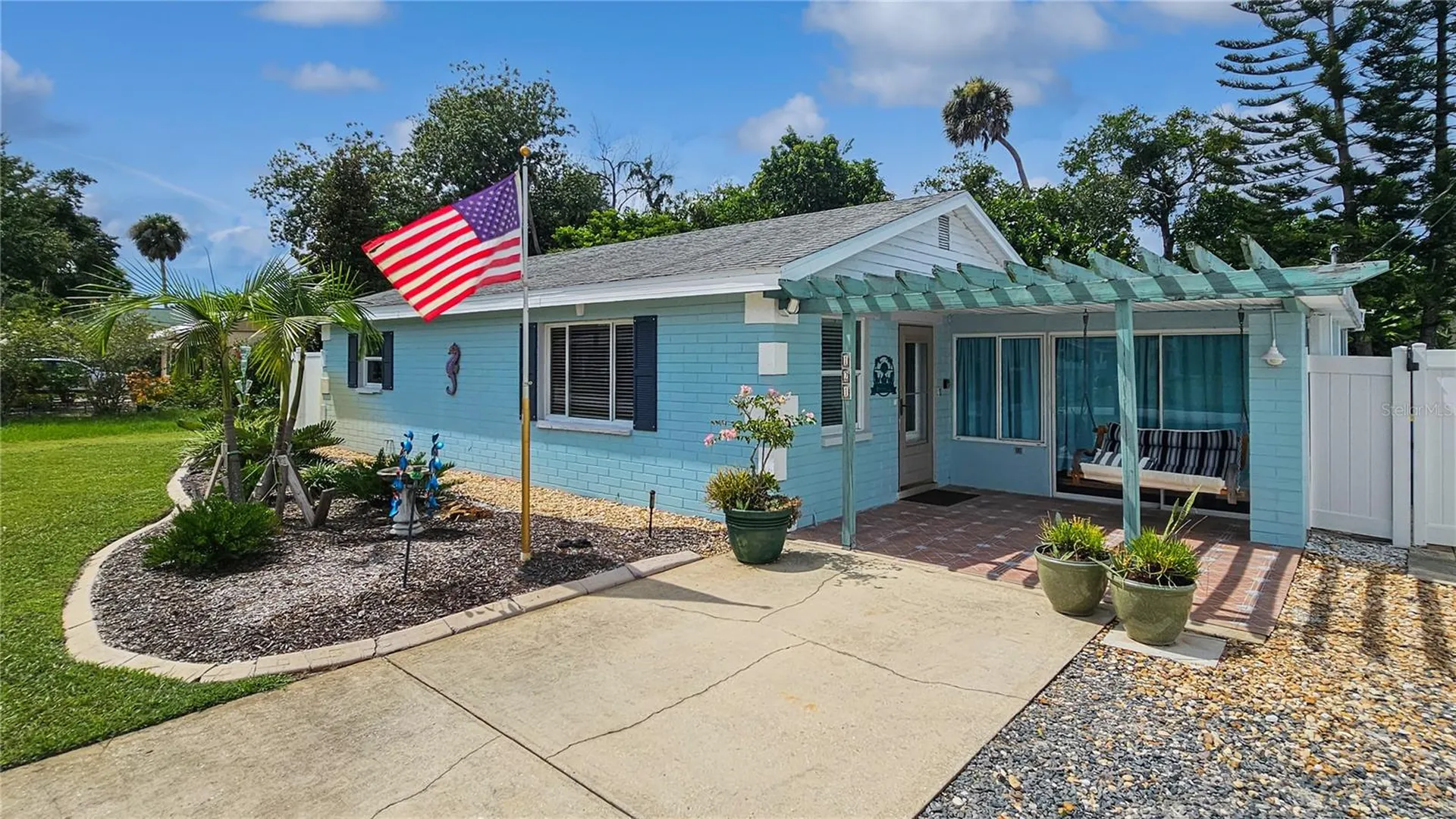 121 E Yelkca Terrace Edgewater FL 32132