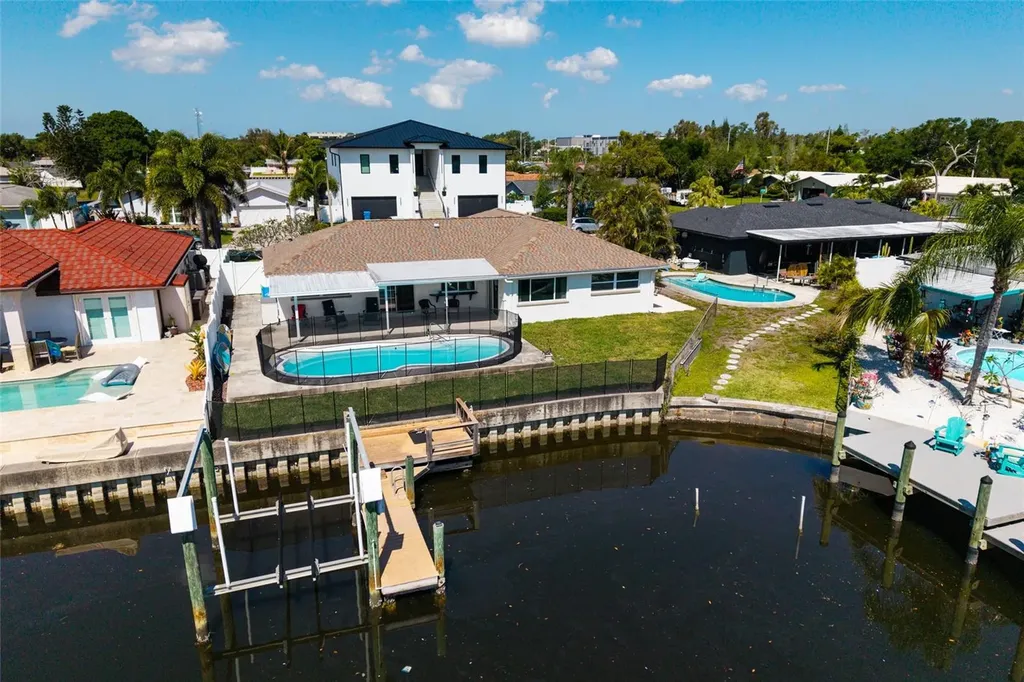 9773 1st Street NE St Petersburg FL 33702
