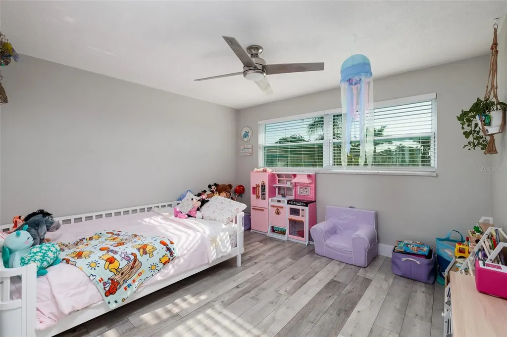9773 1st Street NE St Petersburg FL 33702