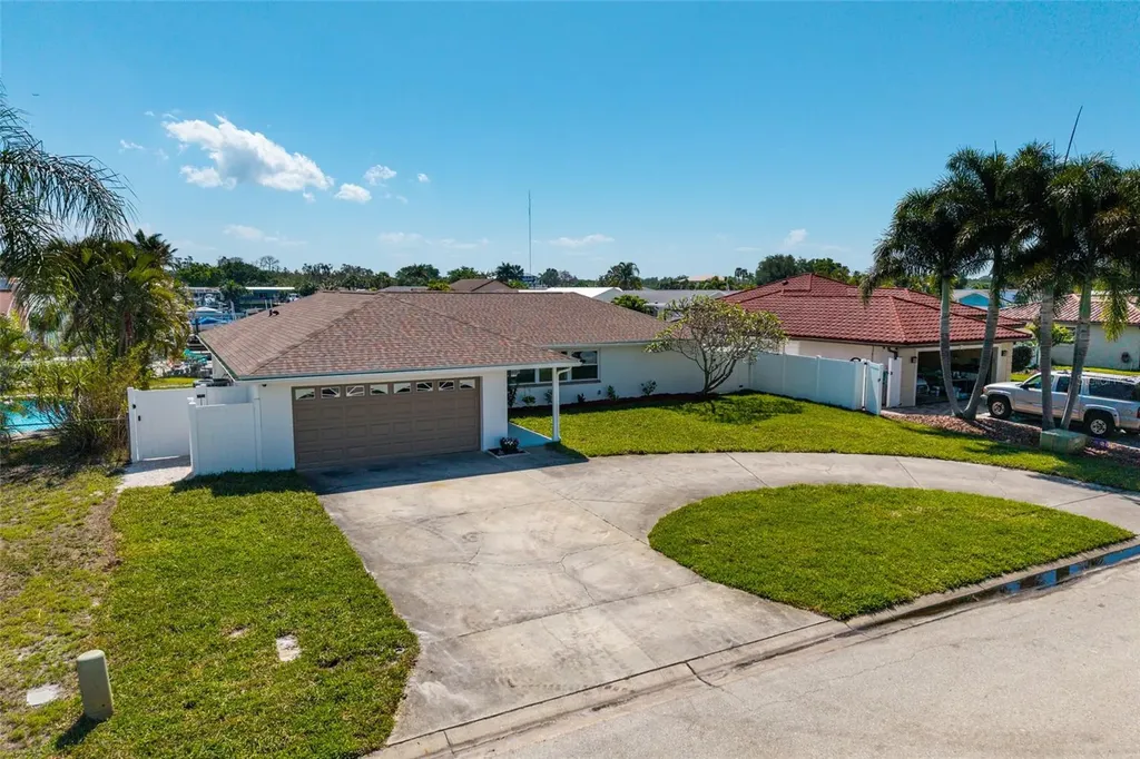 9773 1st Street NE St Petersburg FL 33702