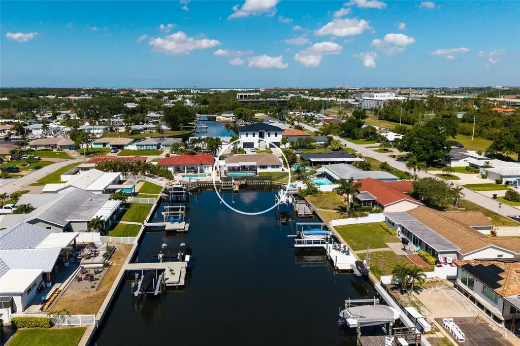 9773 1st Street NE St Petersburg FL 33702