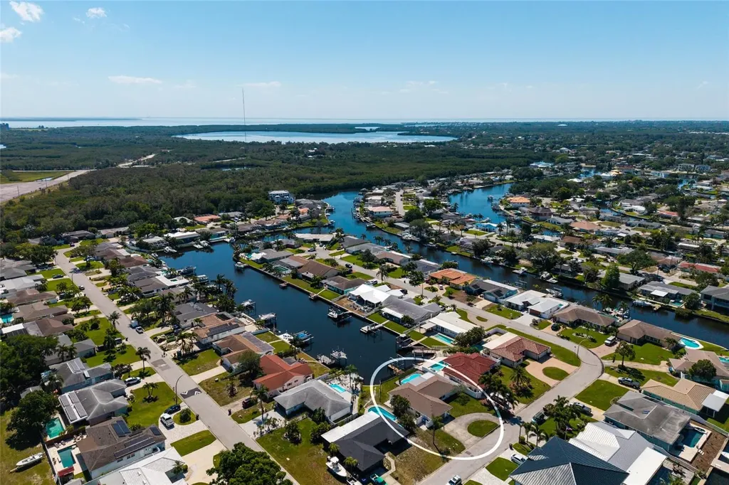 9773 1st Street NE St Petersburg FL 33702