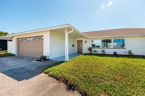 9773 1st Street NE St Petersburg FL 33702