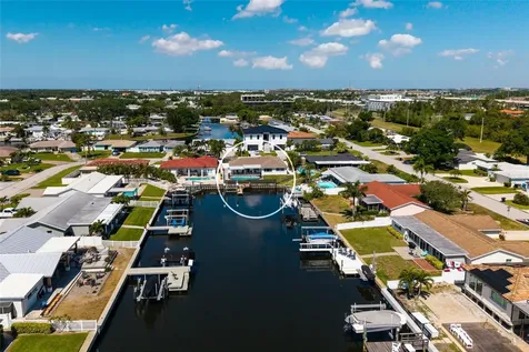 9773 1st Street NE St Petersburg FL 33702