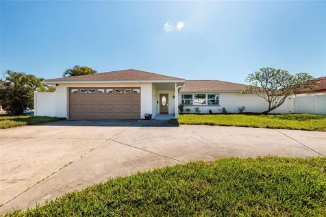 9773 1st Street NE St Petersburg FL 33702