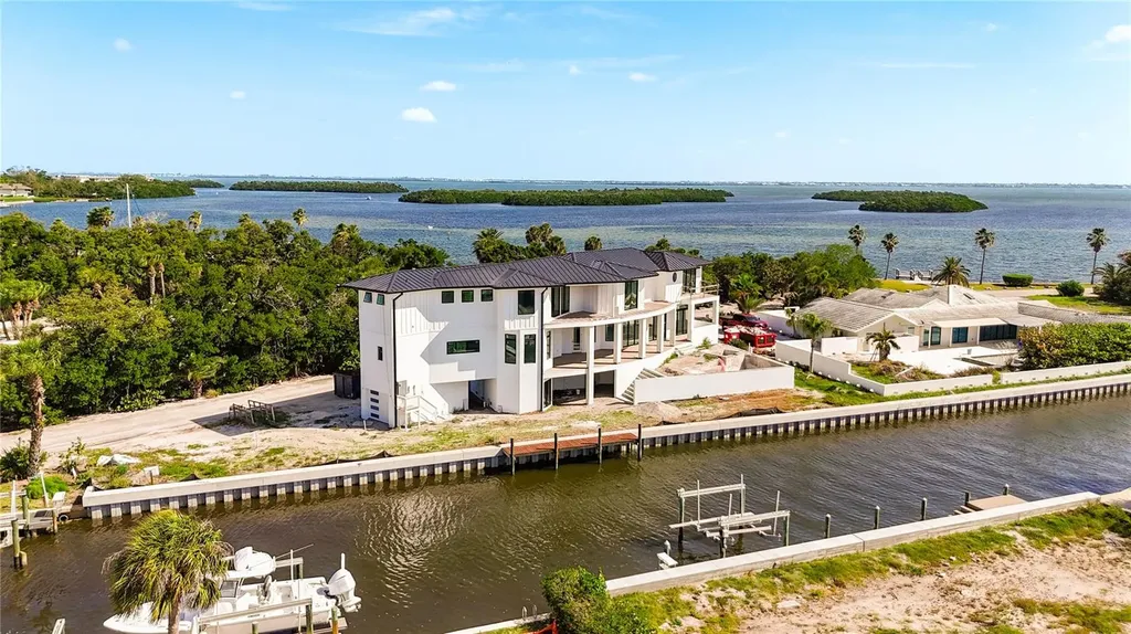 530 Jessmyth Drive Longboat Key FL 34228