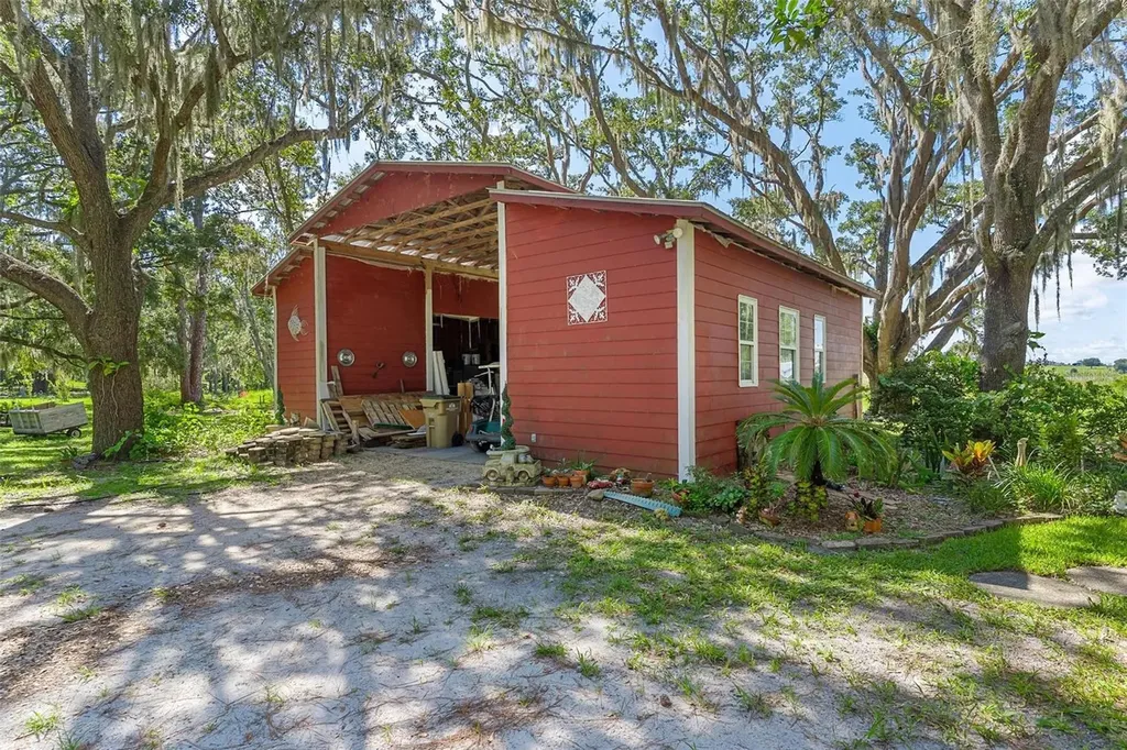 26833 Anderson Ranch Road Yalaha FL 34797