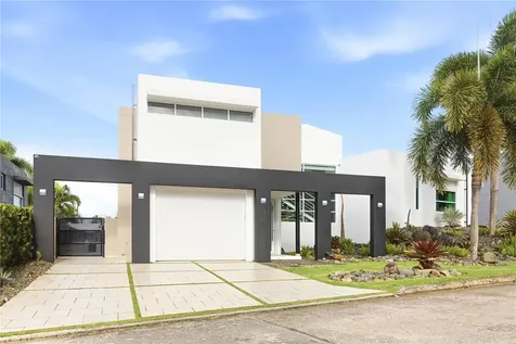 313 Ciudad Jardin Caguas PR 00725
