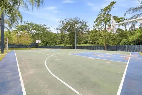 313 Ciudad Jardin Caguas PR 00725