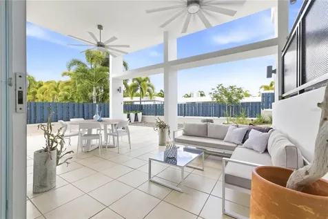 313 Ciudad Jardin Caguas PR 00725