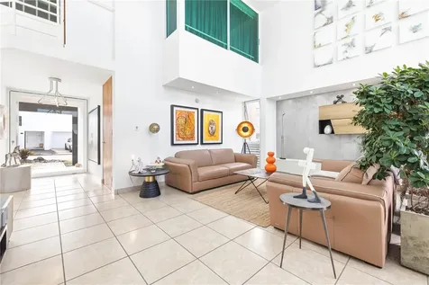 313 Ciudad Jardin Caguas PR 00725