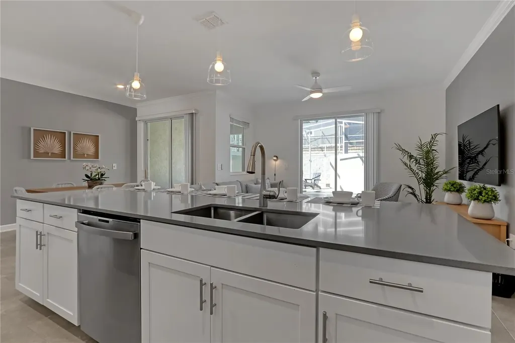1136 Kingsbarn Street Davenport FL 33896
