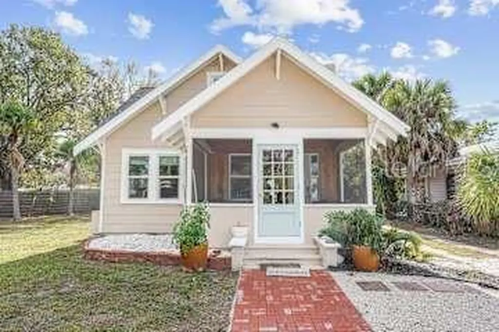 2570 Loma Linda Street Sarasota FL 34239