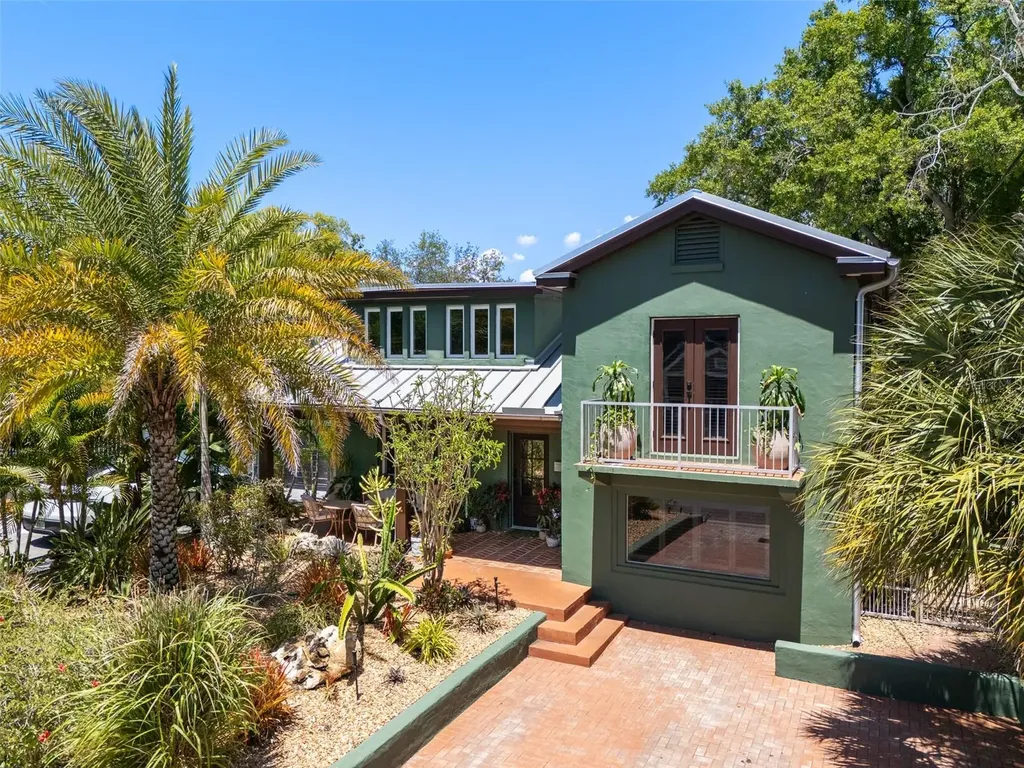 3213 W Barcelona Street Tampa FL 33629