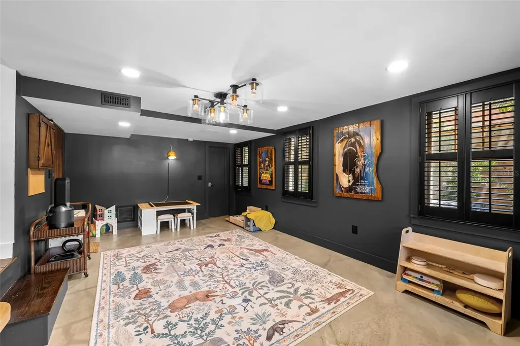 3213 W Barcelona Street Tampa FL 33629