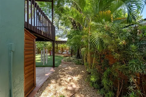 3213 W Barcelona Street Tampa FL 33629