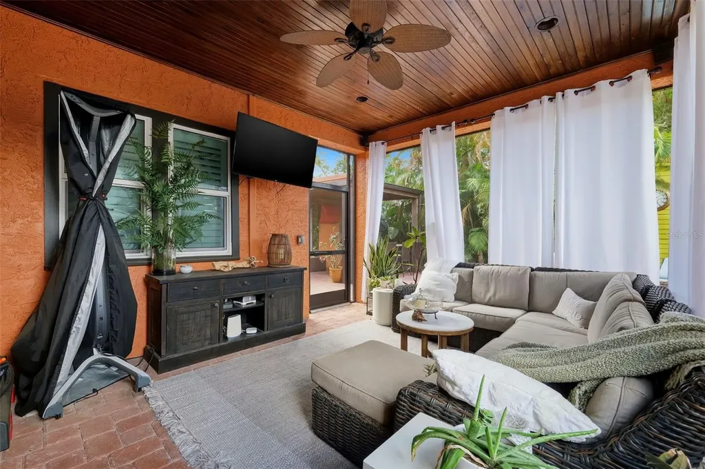 3318 W Palmira Avenue Tampa FL 33629