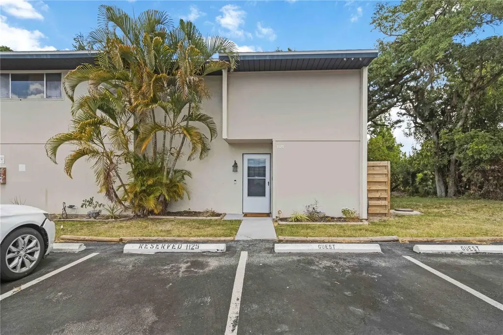 1125 Longfellow Way Sarasota FL 34243