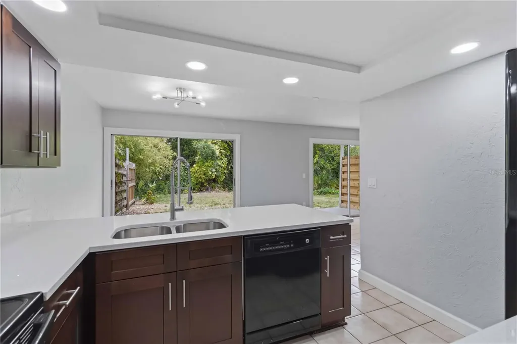 1125 Longfellow Way Sarasota FL 34243