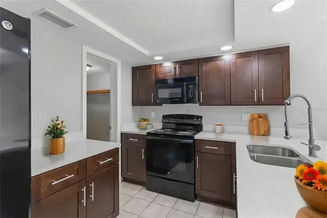 1125 Longfellow Way Sarasota FL 34243