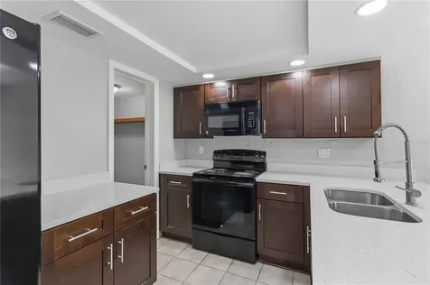 1125 Longfellow Way Sarasota FL 34243