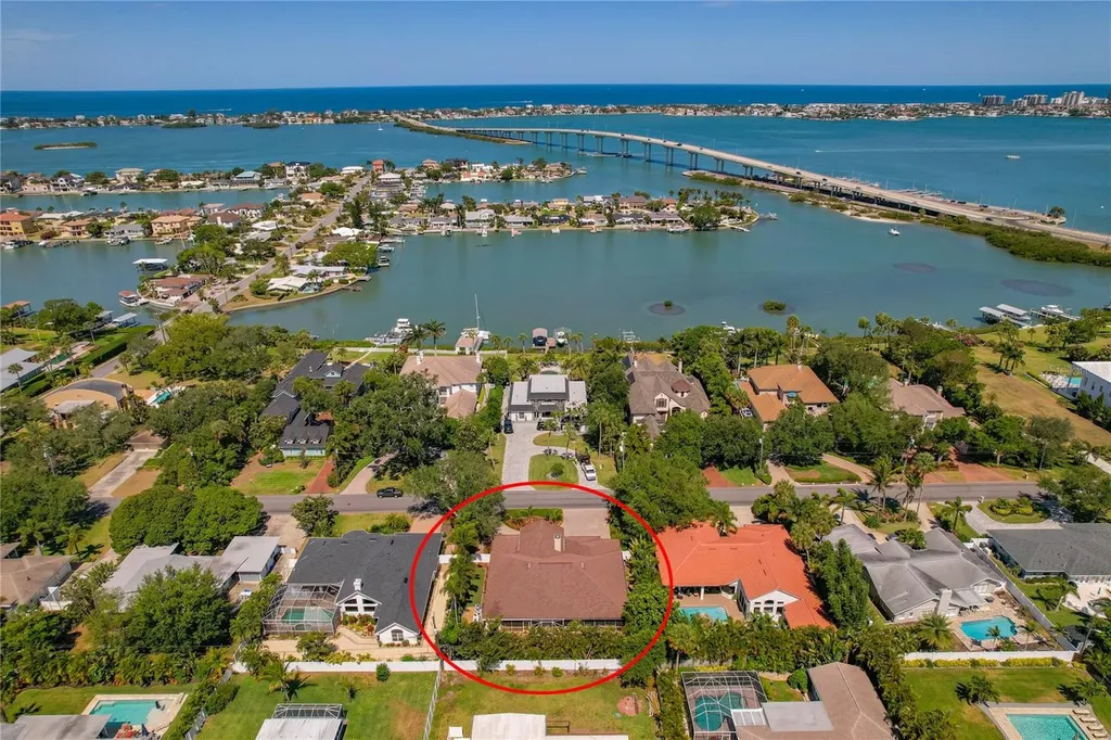 121 Harbor View Lane Belleair Bluffs FL 33770