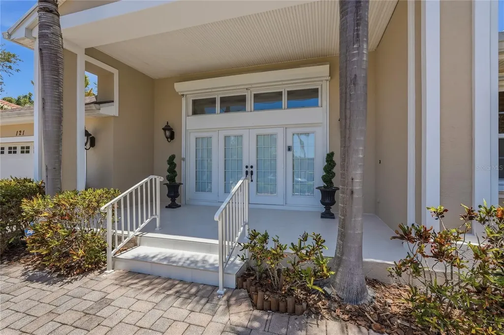 121 Harbor View Lane Belleair Bluffs FL 33770