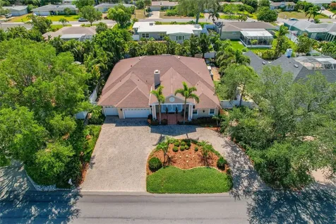 121 Harbor View Lane Belleair Bluffs FL 33770