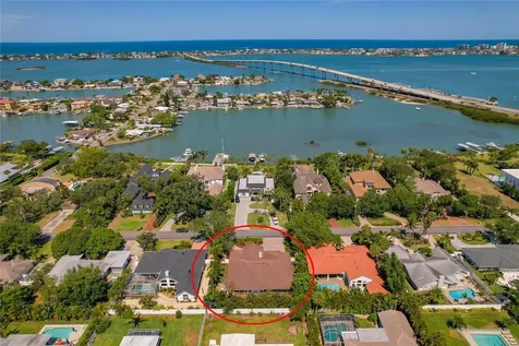 121 Harbor View Lane Belleair Bluffs FL 33770