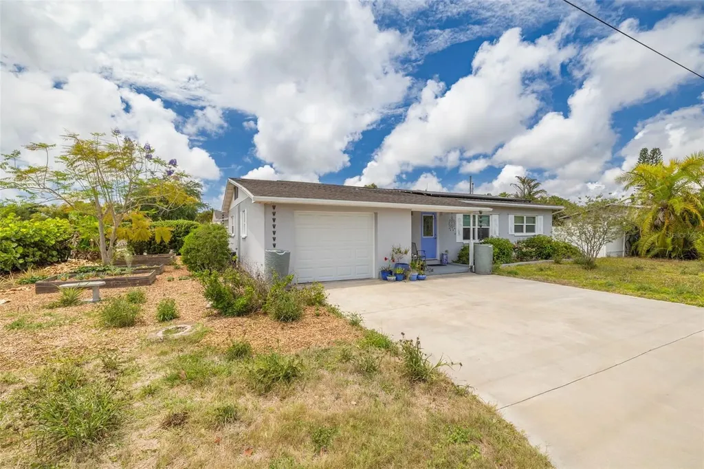 1099 52nd Street S Gulfport FL 33707