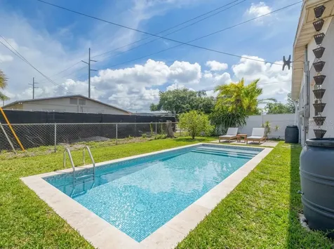1099 52nd Street S Gulfport FL 33707
