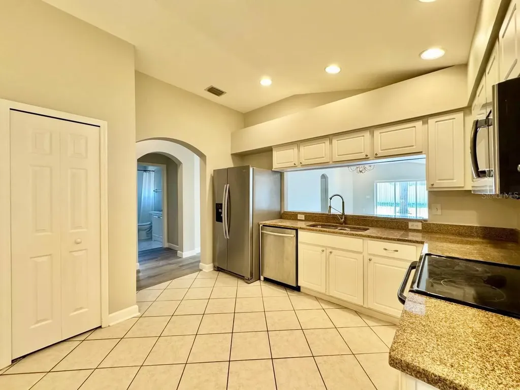 18112 Canal Pointe Street Tampa FL 33647