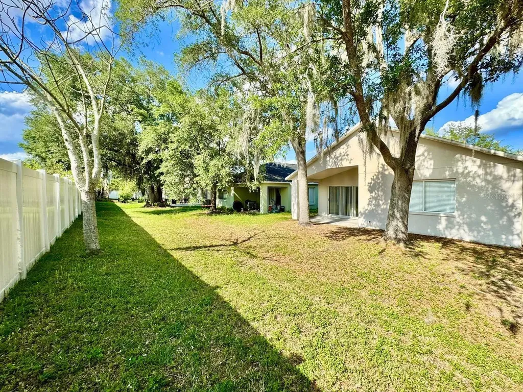 18112 Canal Pointe Street Tampa FL 33647