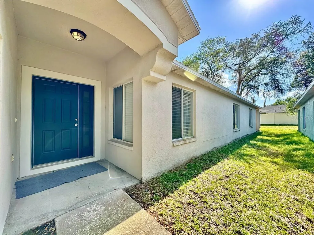 18112 Canal Pointe Street Tampa FL 33647