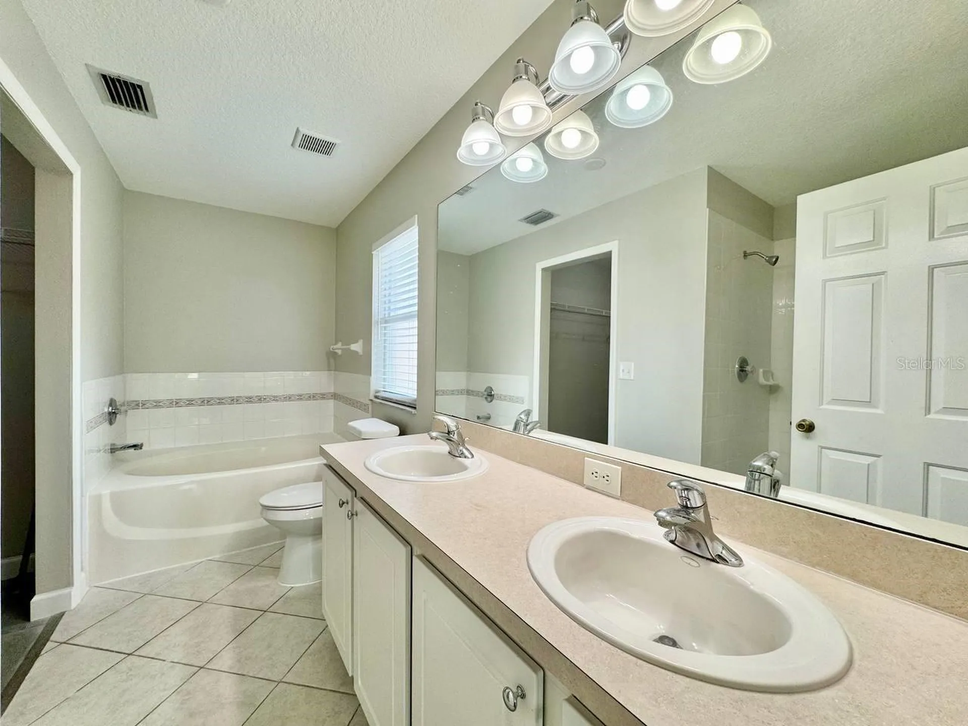 18112 Canal Pointe Street Tampa FL 33647