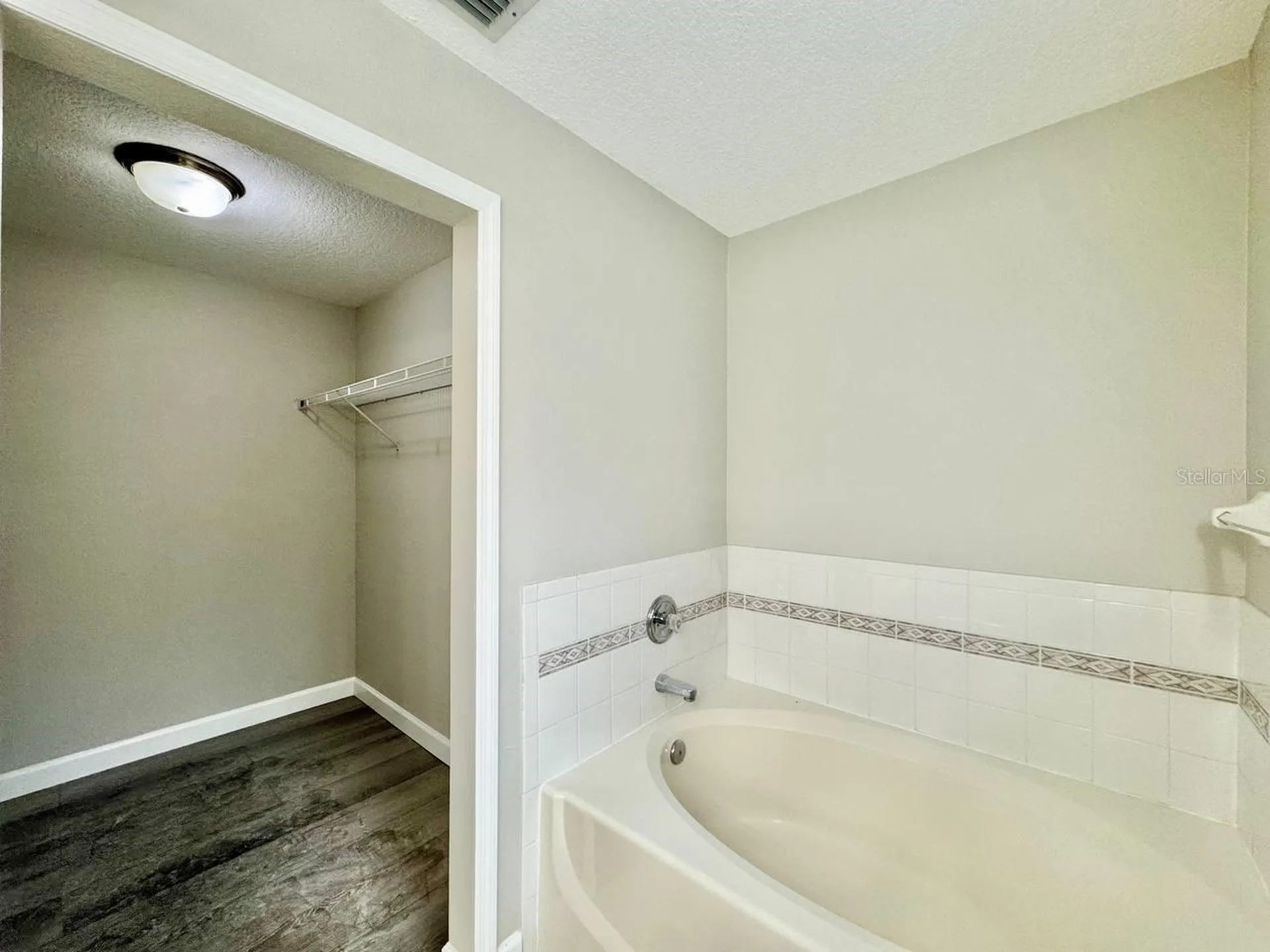 18112 Canal Pointe Street Tampa FL 33647