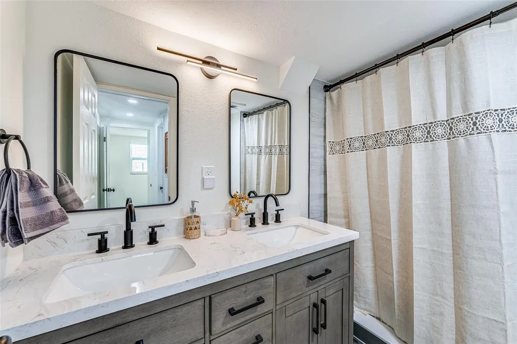 4651 22nd Avenue N St Petersburg FL 33713